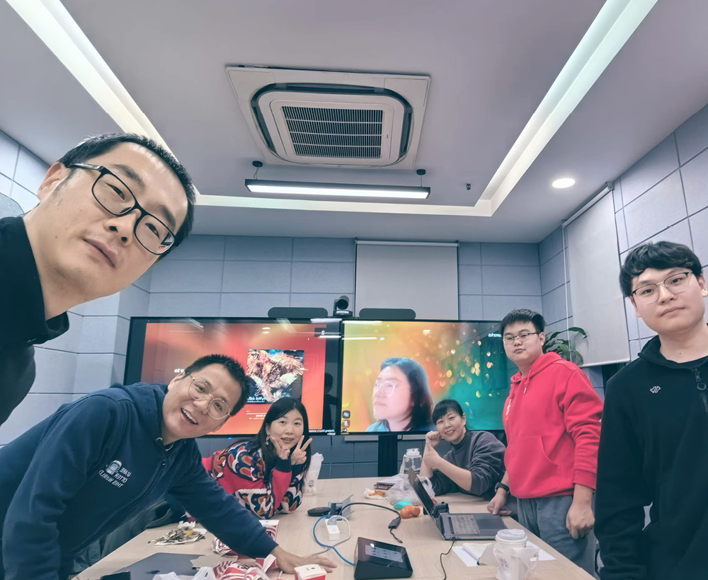 Image of Xiaonan Song, Yunlong Wang, Jiawei Liu, Yingjie Guan, Pei Zhao, Na Chen and Jiaqiang Zhou in the meeting room Image of Xiaonan Song, Yunlong Wang, Jiawei Liu, Yingjie Guan, Pei Zhao, Na Chen and Jiaqiang Zhou in the meeting room